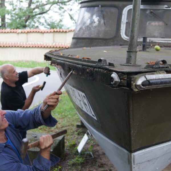 Renovace policejní lodi HČ PS 142