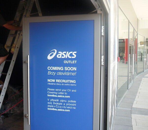 Nástřik klimatizací ASICS Fashion arena